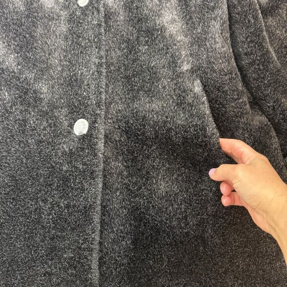 Bernardo Womens Black Faux Fur Coat Button Down Womens M EUC Mob Wives - Picture 2 of 11